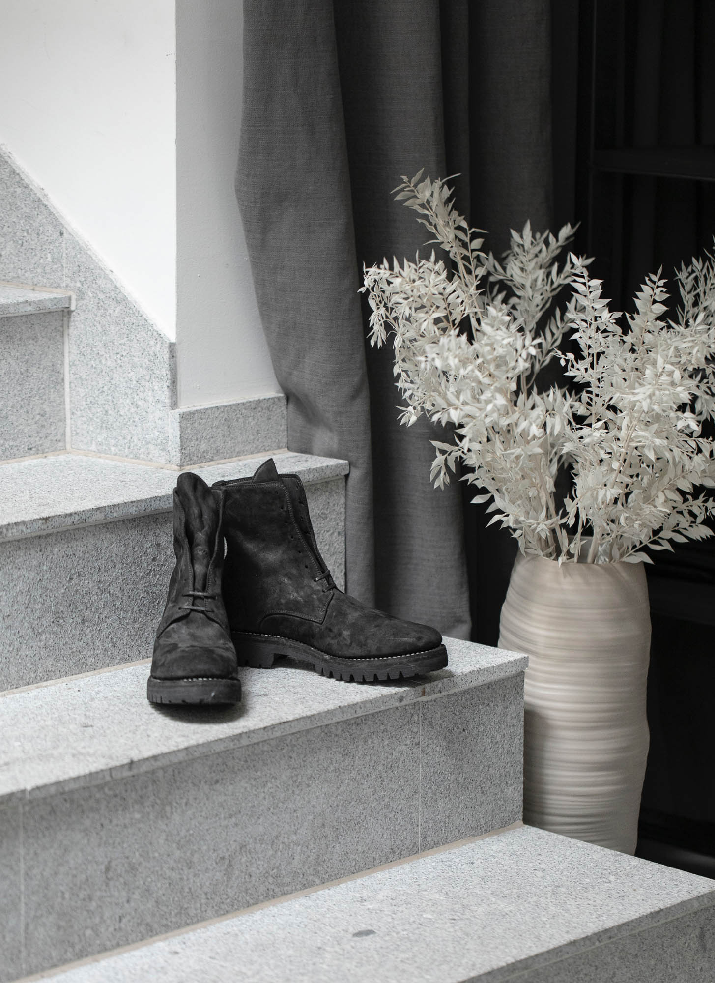 hide-m | GUIDI 795V Lace Up Boot With Vibram Sole, black horse leather