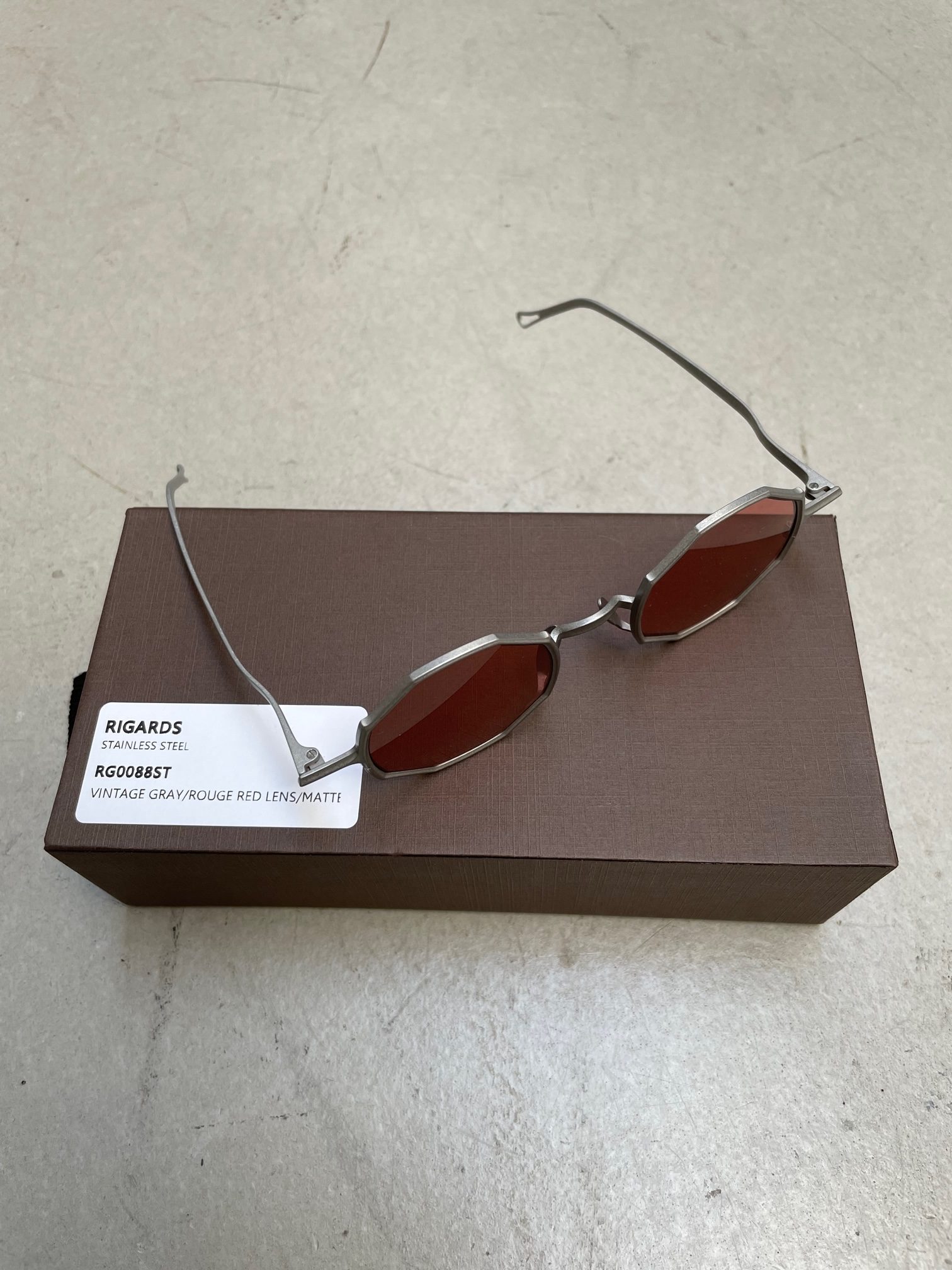 hide-m | RIGARDS sunglasses grey, RG0088ST lens rouge vintage